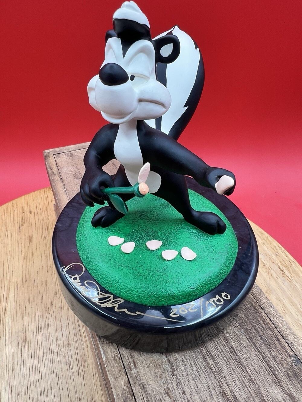 Pepe Le Pew, Signed David Kracov, Warner Bros Looney Tunes, Sculpture Figurine